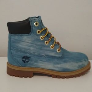 Never worn jj boys 5.5 timberlands